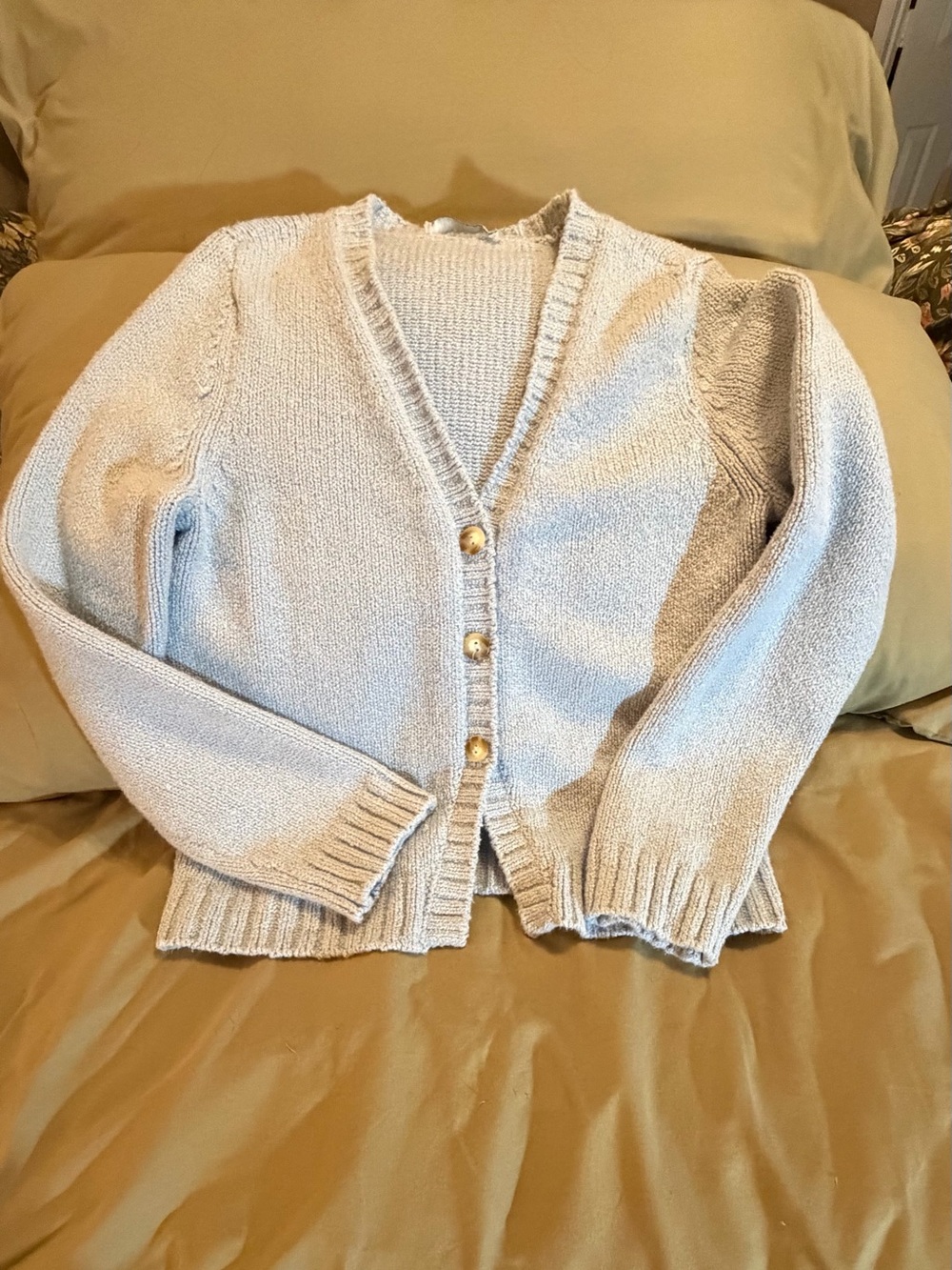 Abercrombie & Fitch Light Blue. V-Neck Button Cardigan